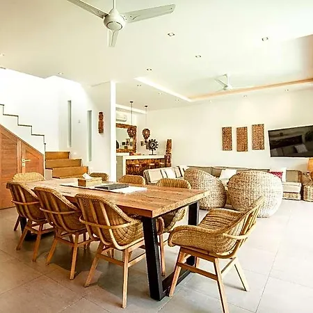 Incredible 4Br Villa 5 Mins Walk To The Beach