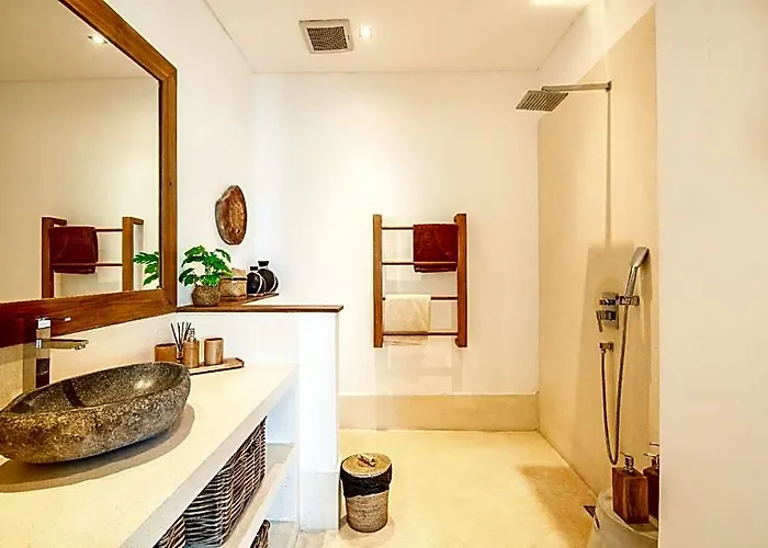 Incredible 4br 5 Mins Walk To The ホテル